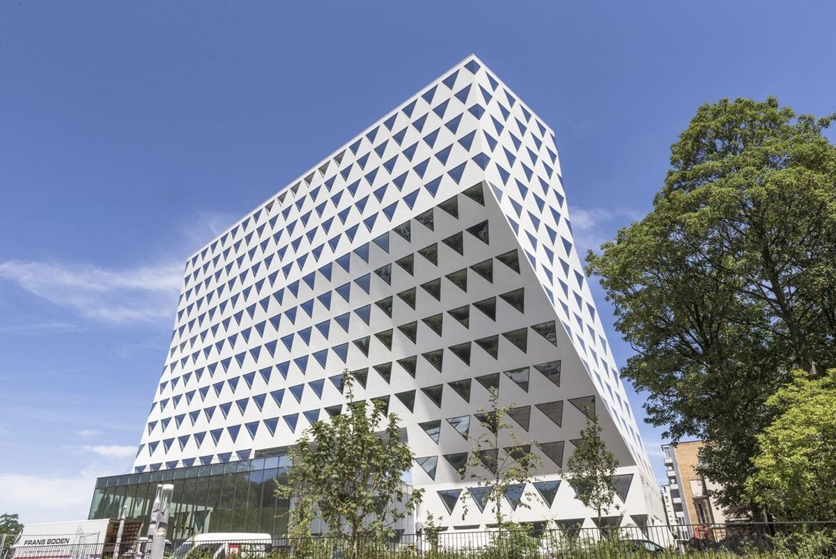 Provinciehuis Antwerpen achevé, façade en losanges