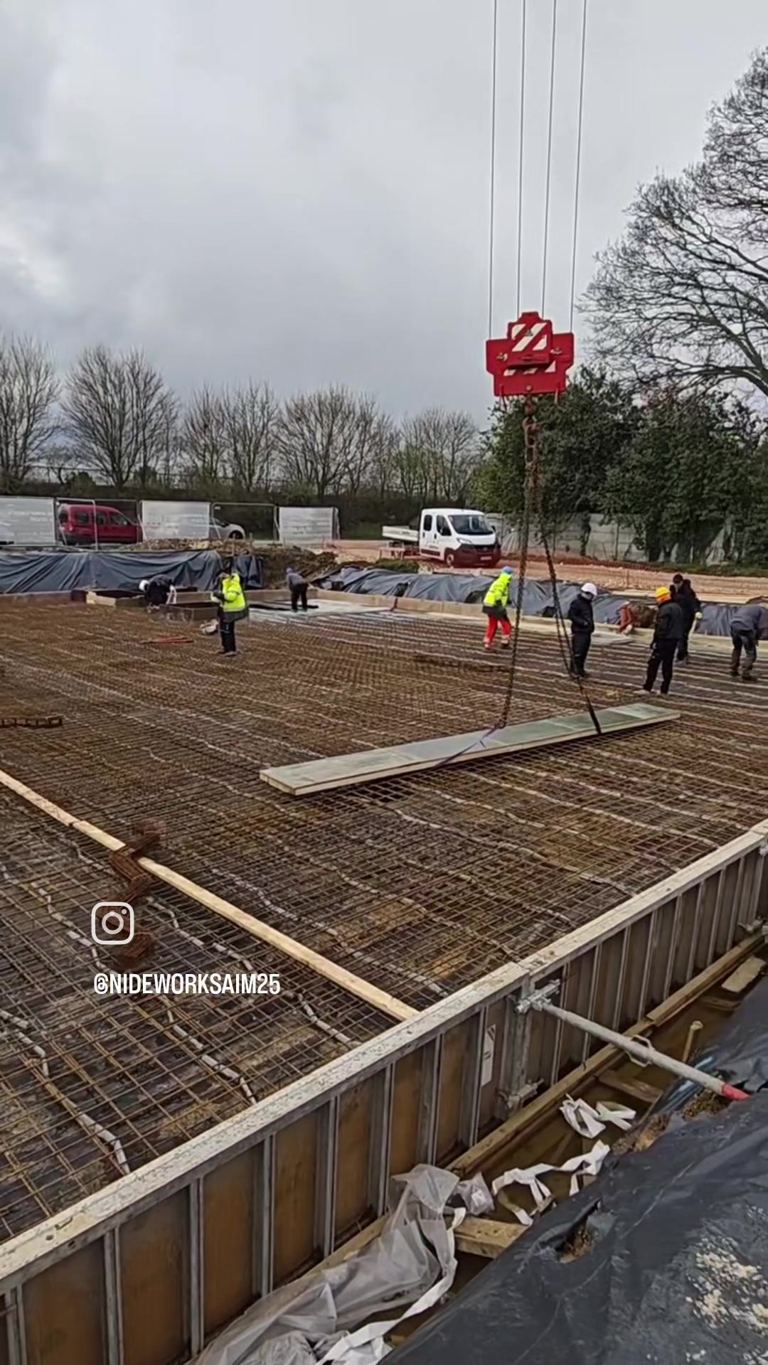 Pose d'armatures pour une dalle en béton armé