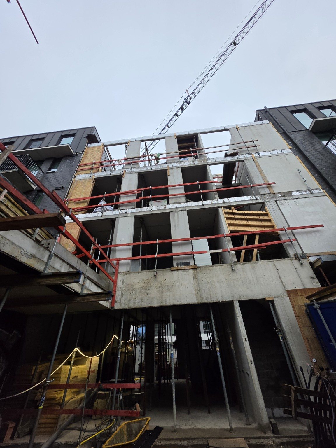 Bâtiment avant · vue générale avant notre intervention.