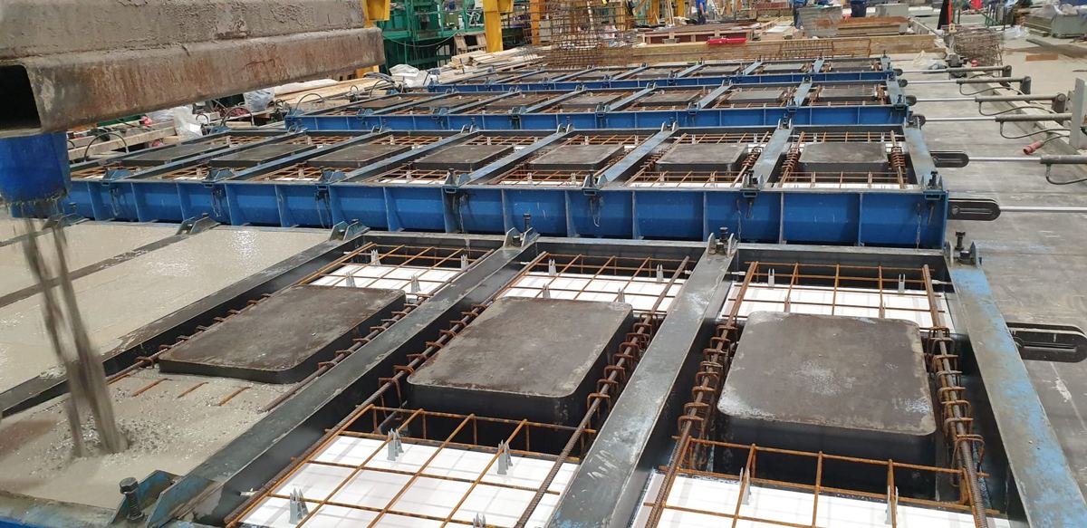 Préfabrication béton — travail en atelier